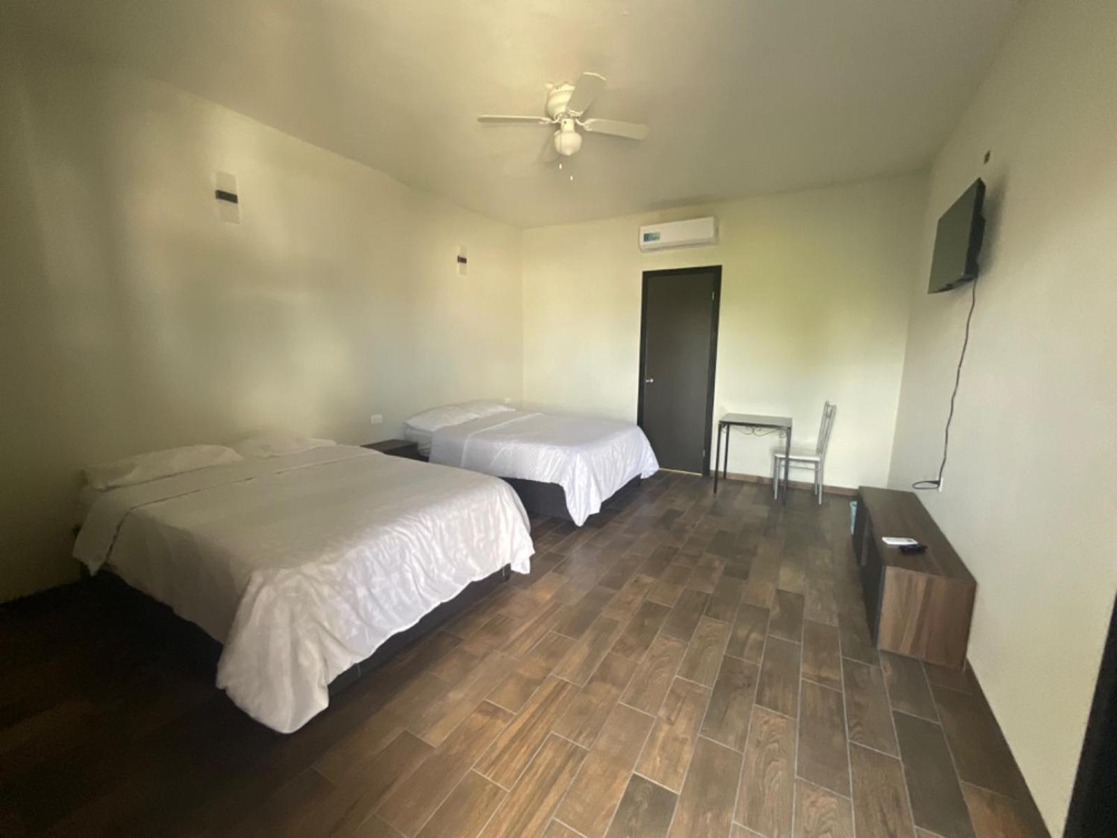 Hotel & Hostal 230 Valladolid  Ngoại thất bức ảnh